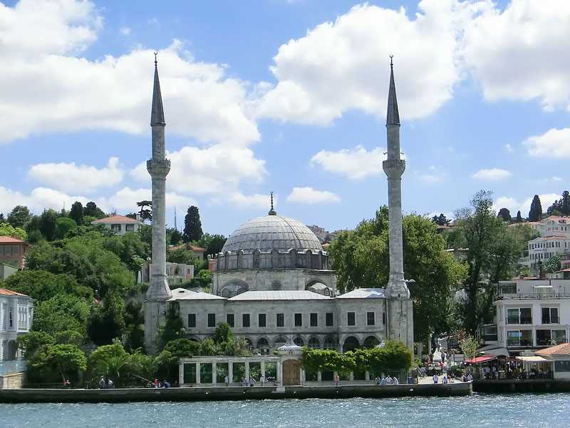 جامع بيلربي Beylerbeyi Camii