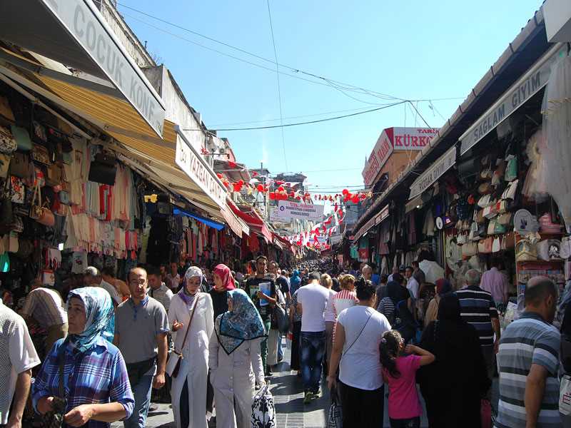 بازار گردی در استانبول | بازار محمود پاشا